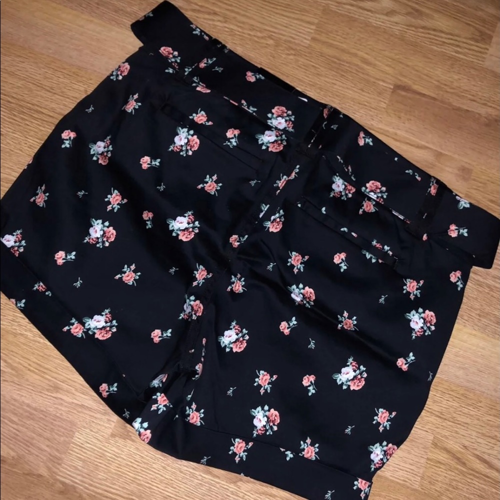 Brand new with tags, size 12 Torrid floral shorts